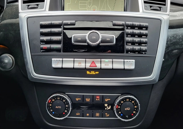 Mercedes-Benz GL cena 169900 przebieg: 24817, rok produkcji 2016 z Warszawa małe 704